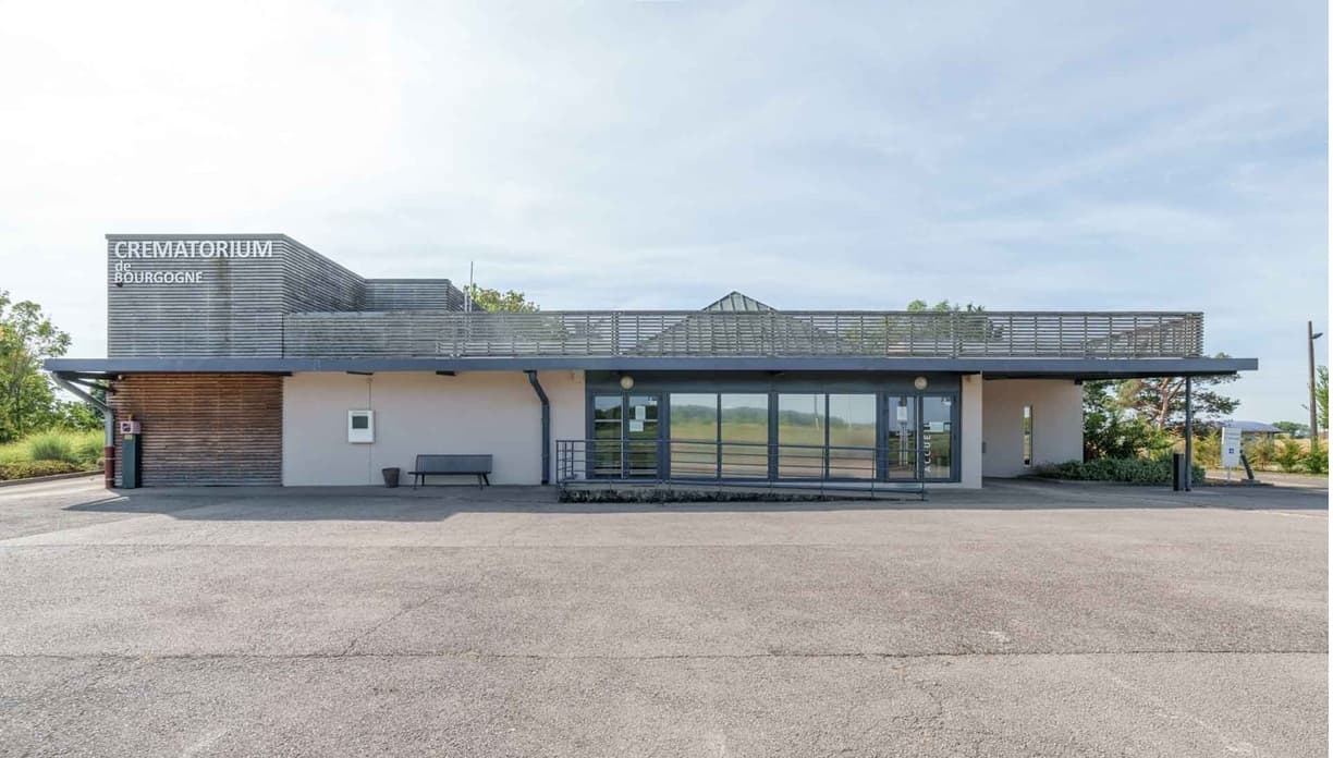 Façade du crématorium de Crissey